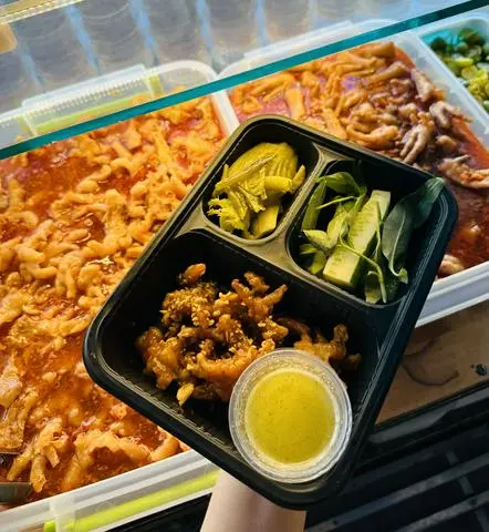 Hình ảnh Chân gà chiên giòn bơ tỏi - rút xương nhỏ