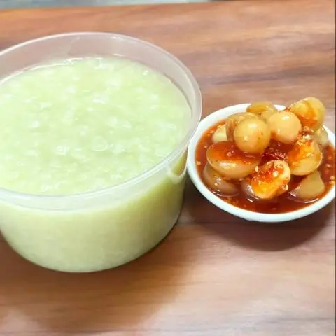 Hình ảnh Cháo Trắng Lá Dứa Cà Pháo Kim Chi ( Ăn Chay) 