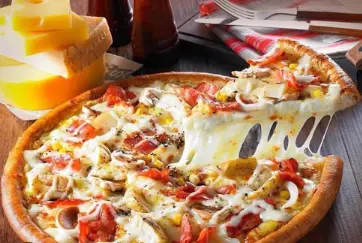 Hình ảnh Bánh Pizza size M , Hải sản- kéo sợi