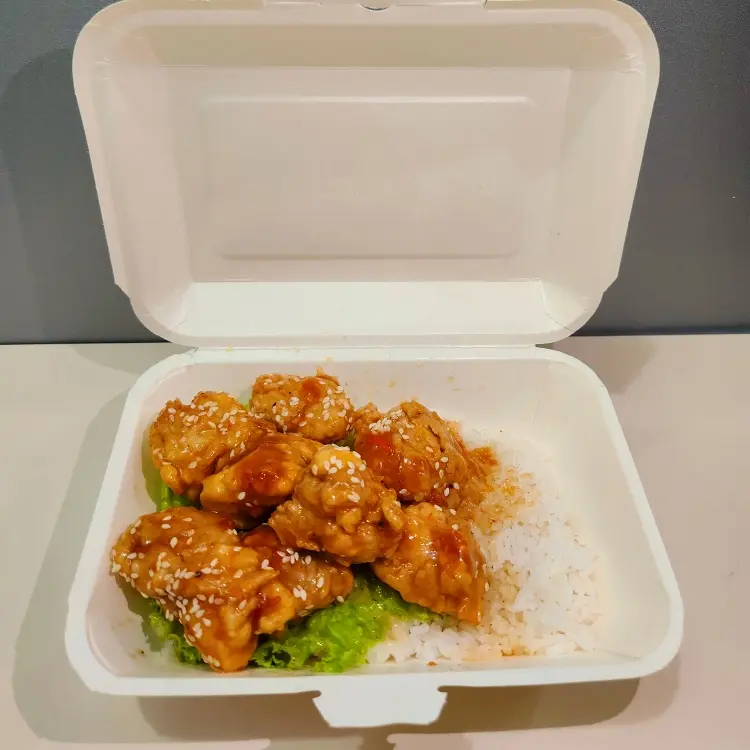 Hình ảnh Cơm Gà Rán Vị BBQ HQ