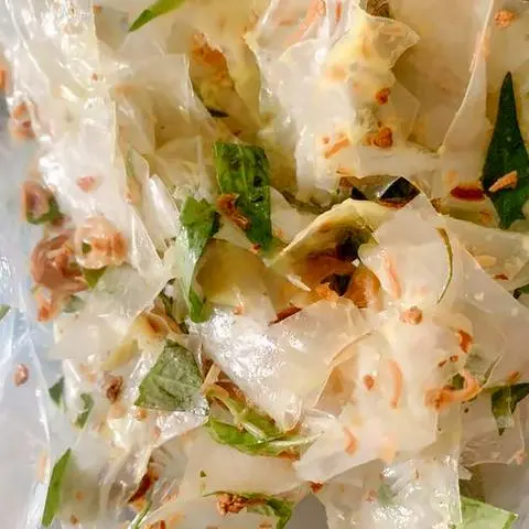 Hình ảnh Bánh tráng bơ trứng cút