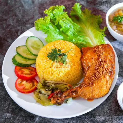 Hình ảnh Cơm Gà Góc Tư Ngoại Cỡ