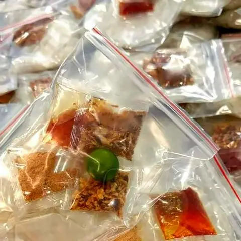 Hình ảnh Bánh tráng muối tỏi bò