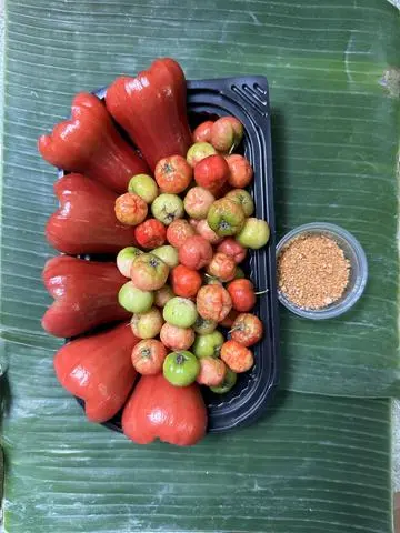 Hình ảnh Mận đỏ mix sơ ry