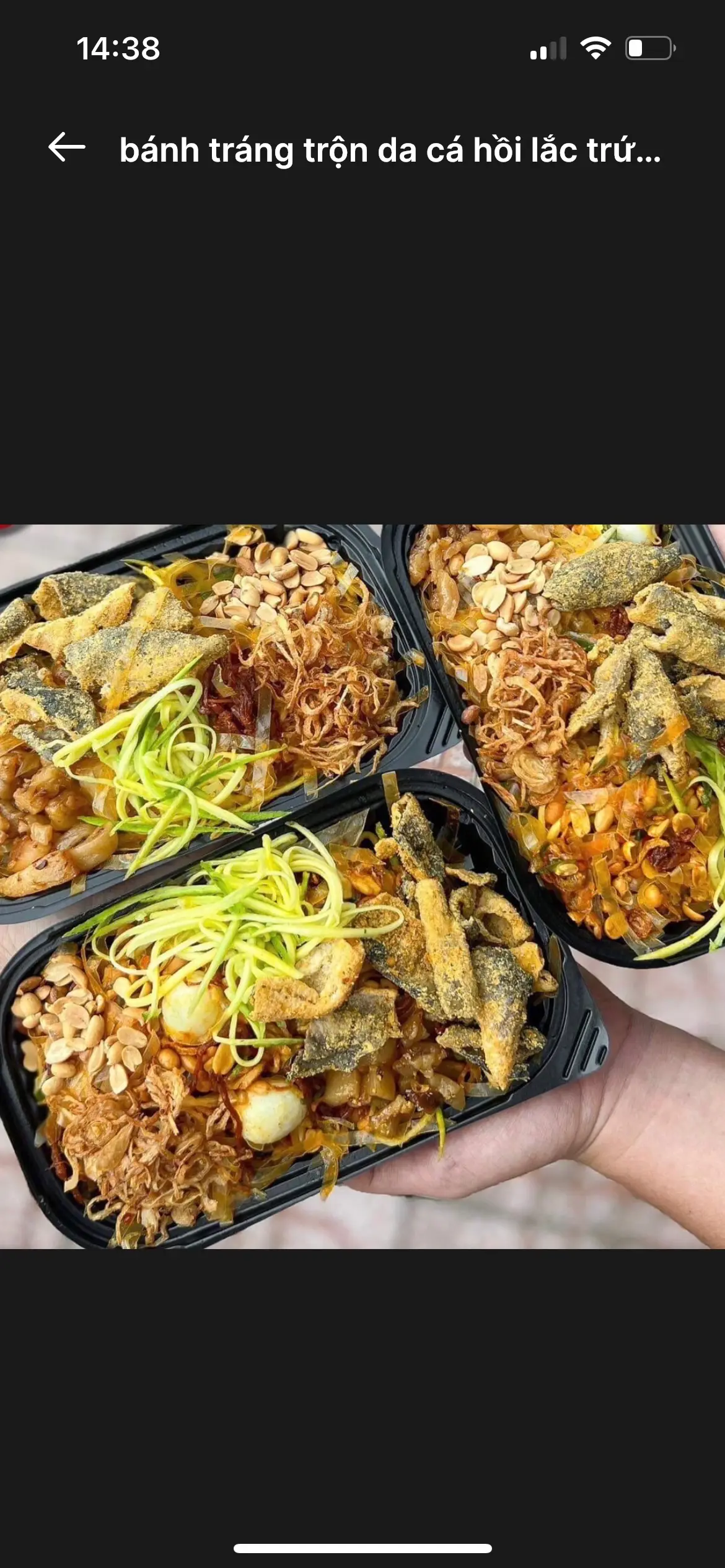Hình ảnh bánh tráng trộn da cá hồi lắc trứng muối
