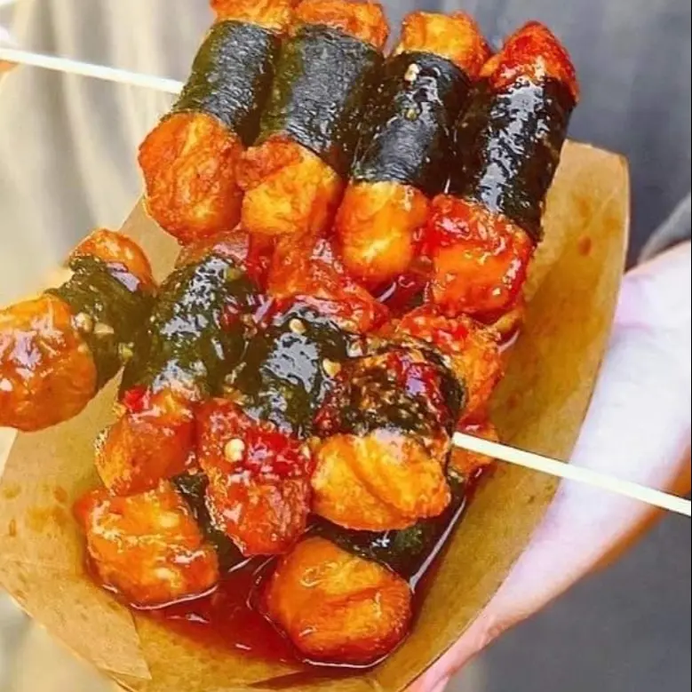 Hình ảnh gà cuộn rong biển sốt cay(5 viên)