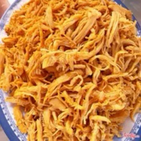Hình ảnh Bánh mì gà xé