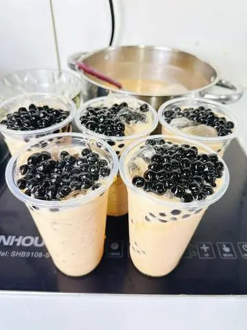 Hình ảnh Trà Sữa Trân Châu Đường Đen 700ml
