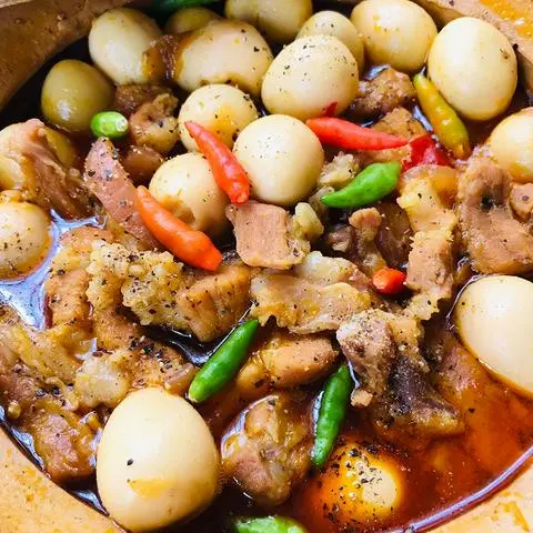 Hình ảnh Cơm thịt kho trứng cút