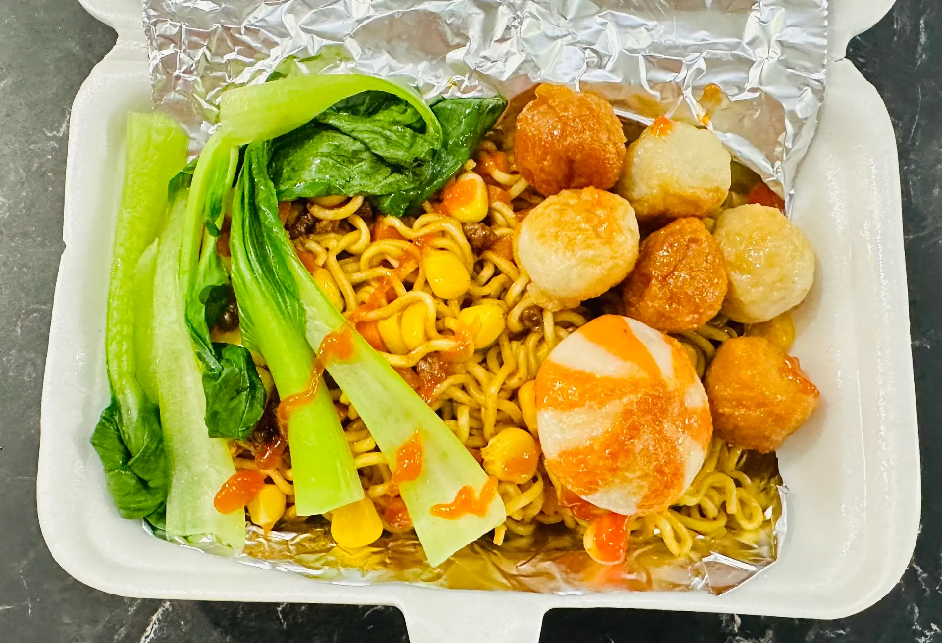 Hình ảnh Mì trộn cá viên