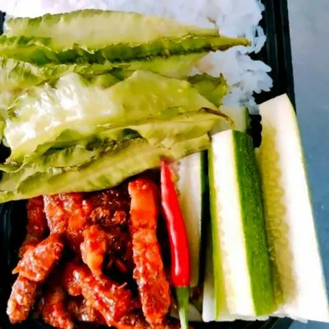 Hình ảnh Cơm thịt xào mắm ruốc