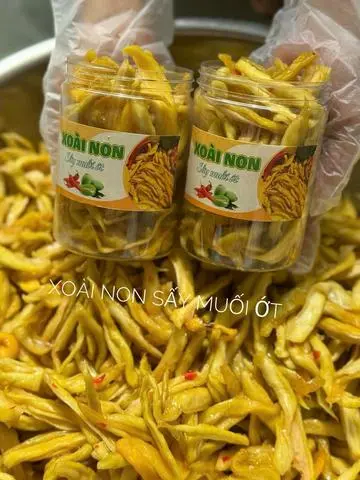 Hình ảnh Xoài Non Sấy Muối Ớt 350g