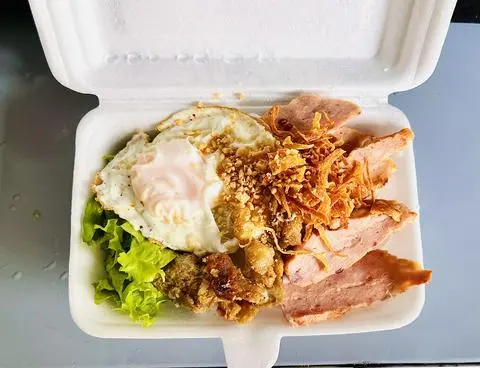 Hình ảnh phở trứng nem nướng 