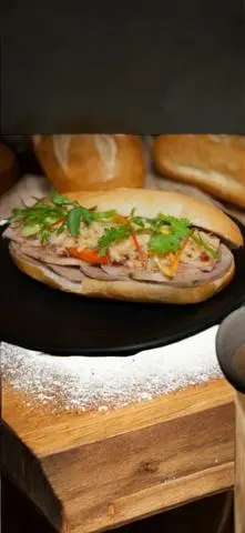 Hình ảnh Bánh mì chả bò
