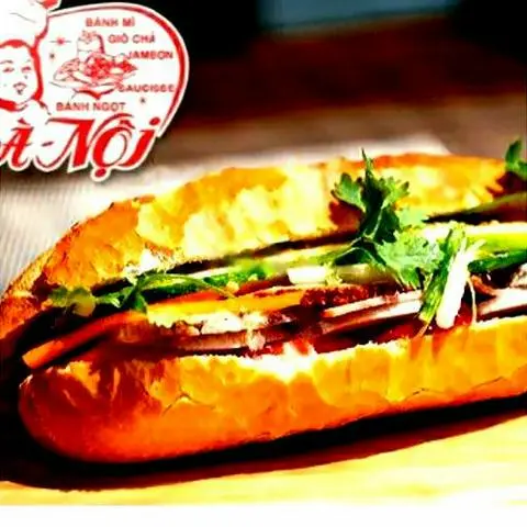 Hình ảnh 1 Bánh Mì Chả Lụa Muối Tiêu (Không Rau)