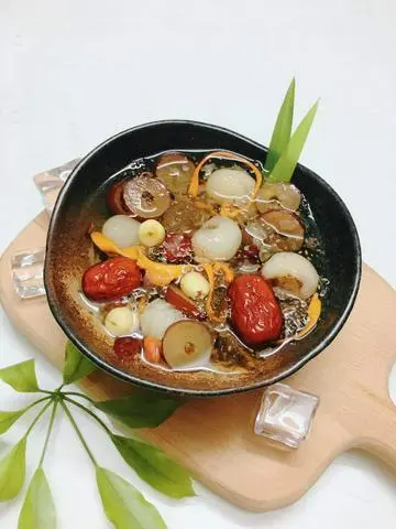 Hình ảnh Nước thảo mộc dưỡng nhan
