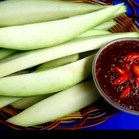 Hình ảnh Xoài chấm mắm ruốc