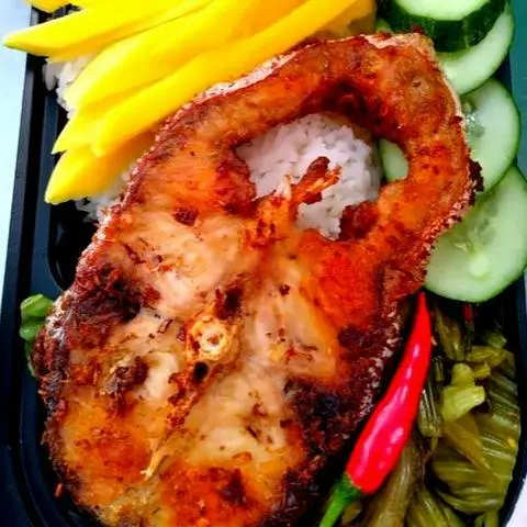 Hình ảnh Cơm cá Basa chiên