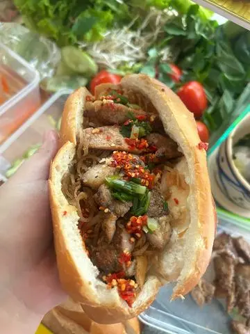 Hình ảnh bánh mì 2 trứng ốp la