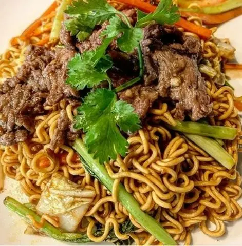 Hình ảnh Mì Xào Bò + Trà sữa Trân Châu Nhỏ