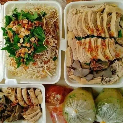 Hình ảnh Gỏi gà nửa con