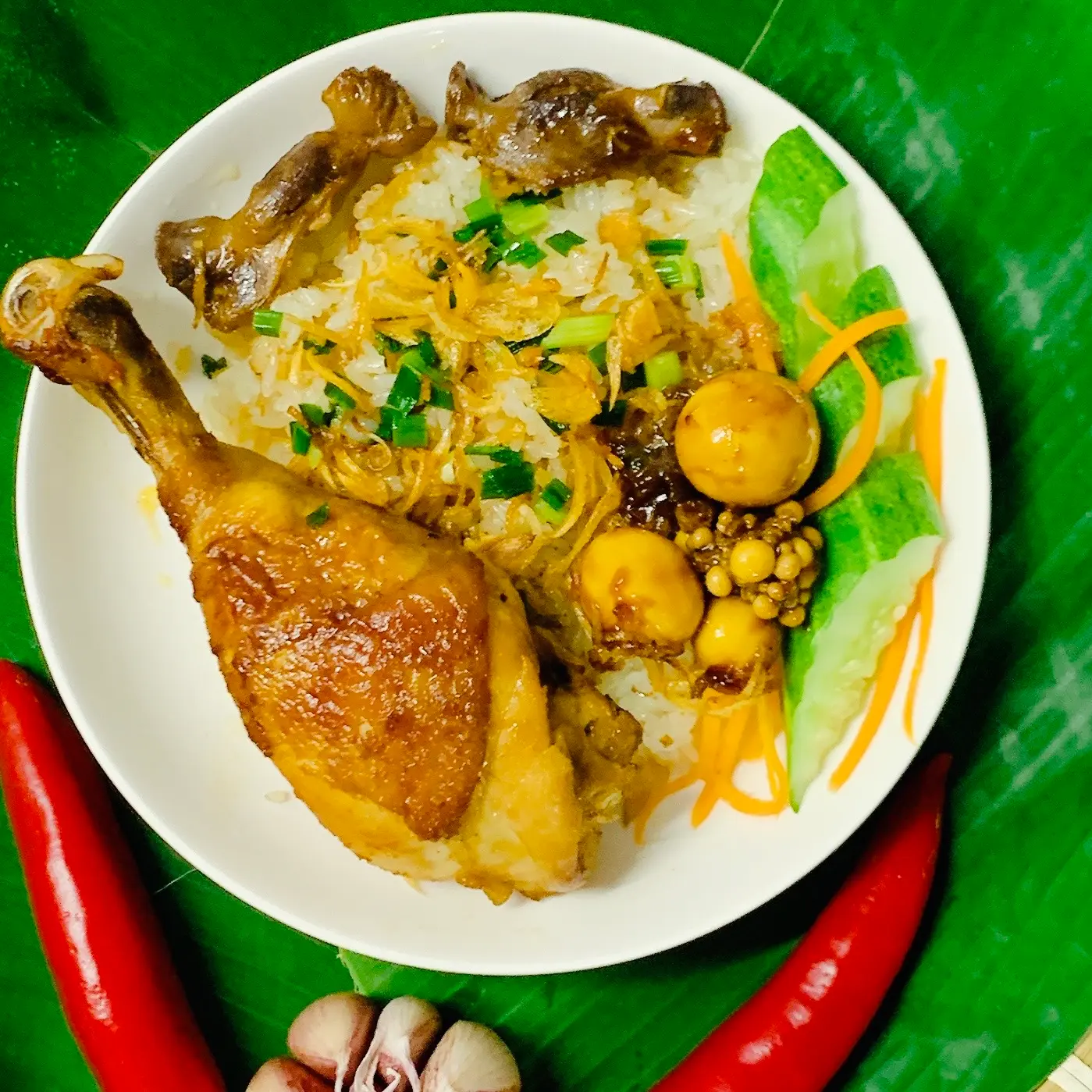 Hình ảnh Xôi đùi - hoặc má đùi gà chiên mềm sốt lớn