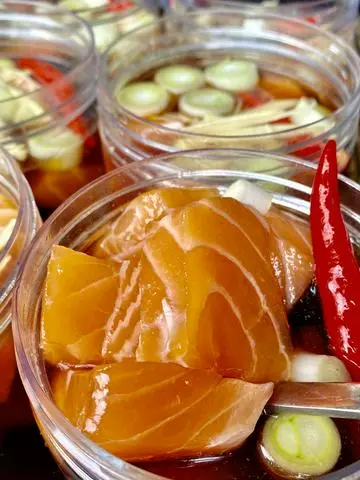 Hình ảnh Cá hồi ngâm tương - 120g