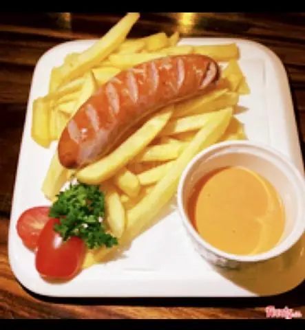 Hình ảnh Khoai Tây chiên +xúc xích xông khói