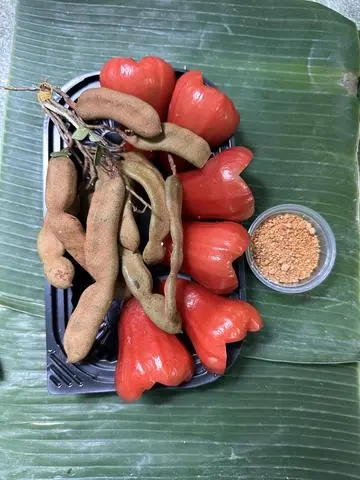 Hình ảnh Mận đỏ mix me non siêu chua
