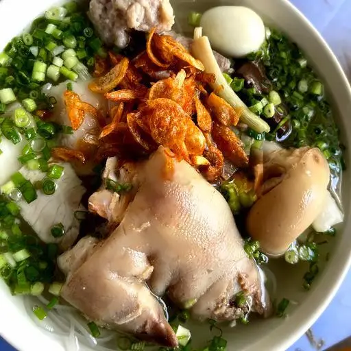 Hình ảnh Mì trứng đặc biệt có giò -  mọc- huyết - chả
