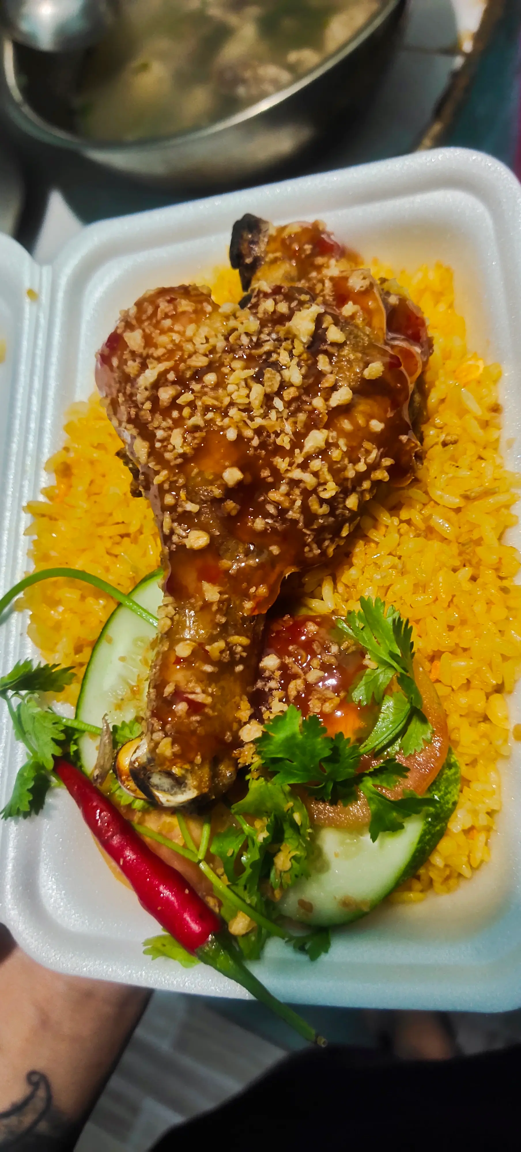 Hình ảnh CƠM GÀ SỐT TƯƠNG CHUA NGỌT