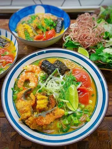 Hình ảnh Bún cá rô chiên đặc biệt