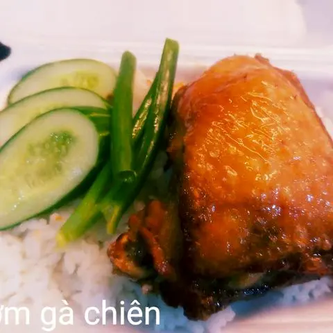 Hình ảnh Cơm gà miếng chiên