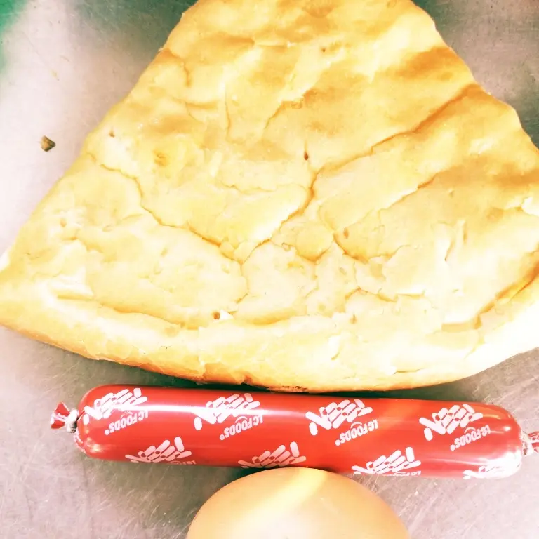 Hình ảnh Bánh mì tam giác (xúc xích+ ốp la)