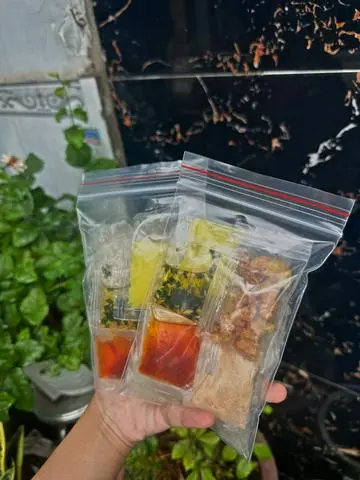 Hình ảnh BÁNH TRÁNG DẦU HÀNH ( BƠ - SATE - TÓP MỠ )