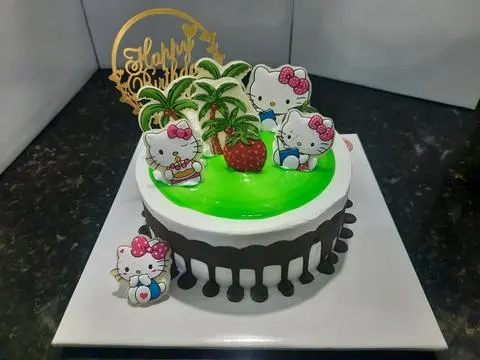 Hình ảnh Bánh kem sữa tươi mẫu ngẫu nhiên 18cm