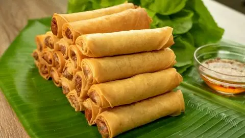 Hình ảnh Chả giò xốp nhân thịt