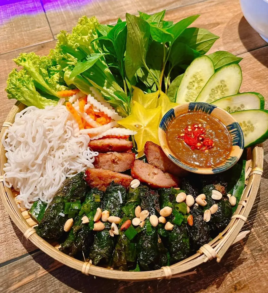 Hình ảnh Mẹt bò lá lốt - thịt nướng