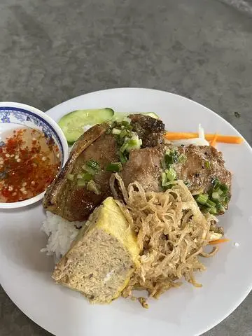 Hình ảnh Cơm Sườn Bì Chả