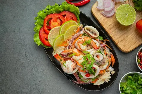Hình ảnh Gỏi Thái hải sản