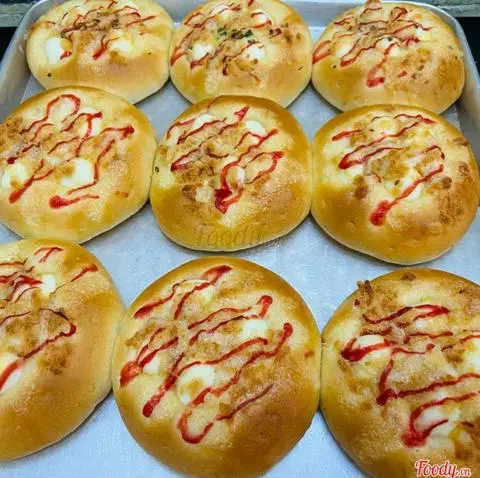 Hình ảnh  bánh mì trứng cút 