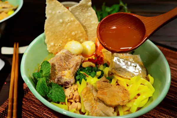 Hình ảnh Mỳ Quảng thịt heo trúng cút 