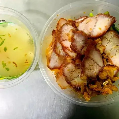 Hình ảnh Mì trộn xá xíu canh trứng lòng đào