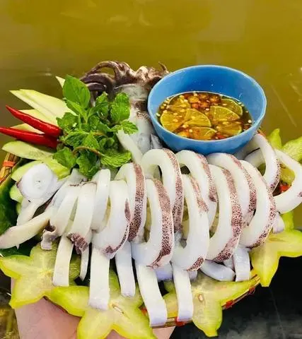 Hình ảnh Mực trứng - ống - lá