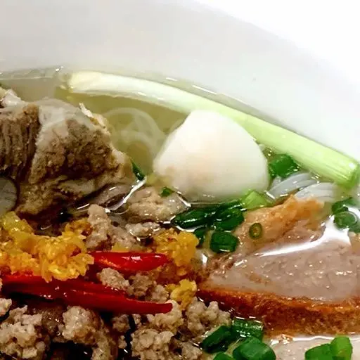 Hình ảnh Bánh canh xương - xá xíu