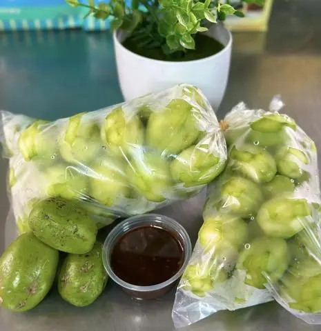 Hình ảnh Cóc Thái Non + Mắm Ruốc Nhà Làm