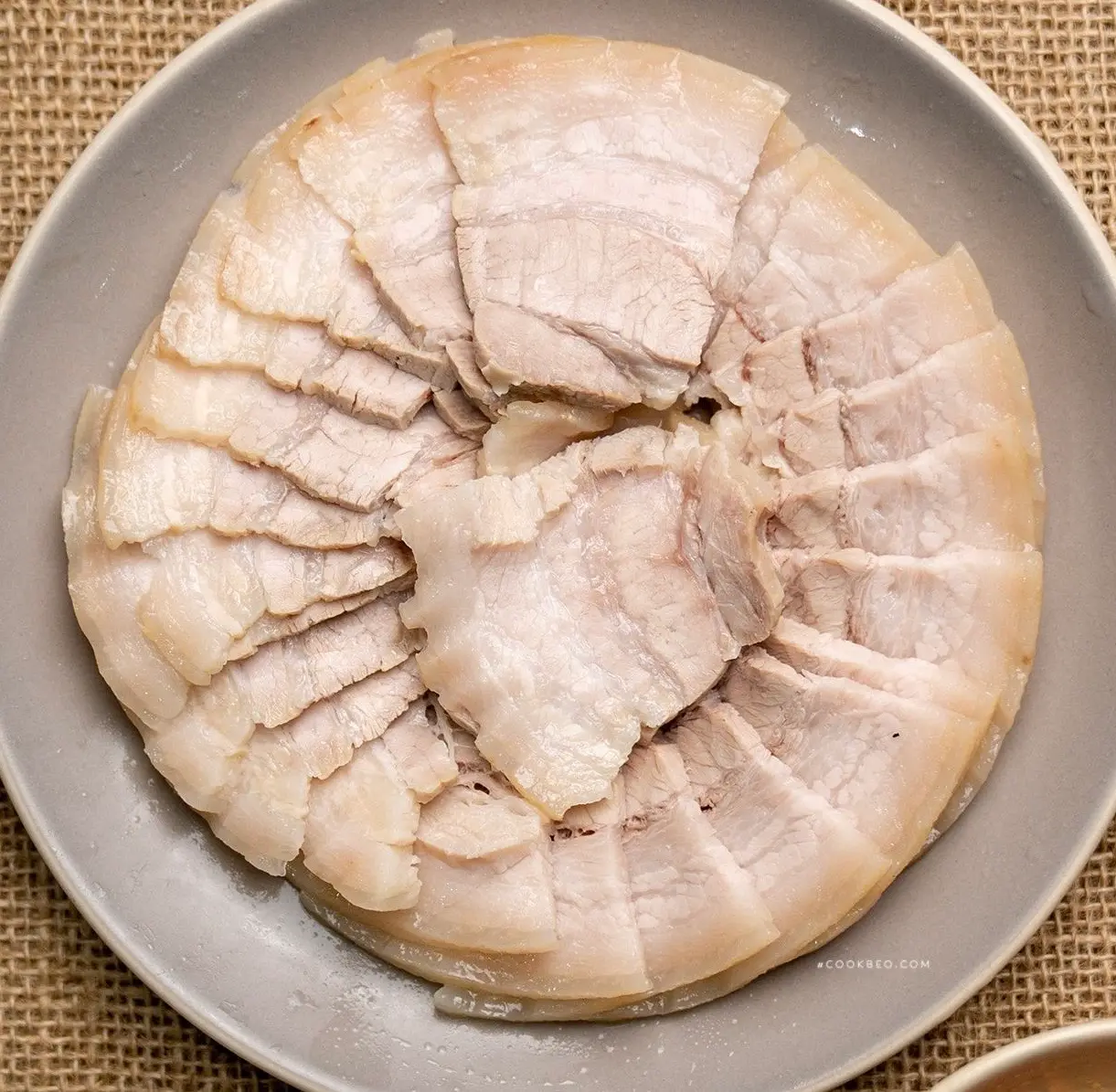Hình ảnh Thịt luộc thêm 