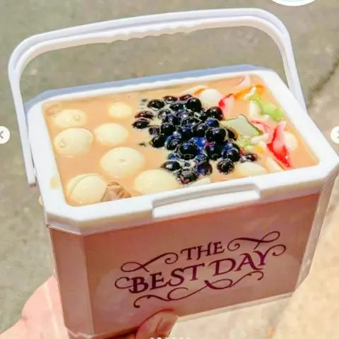 Hình ảnh Trà Sữa Truyền Thống Full 23 Topping, Xô Hồng Khổng Lồ (1 Lít)