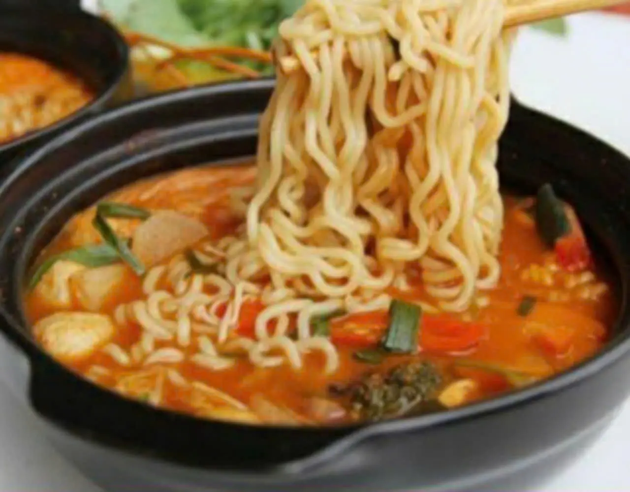 Hình ảnh Mì cay kim chi thịt bò 