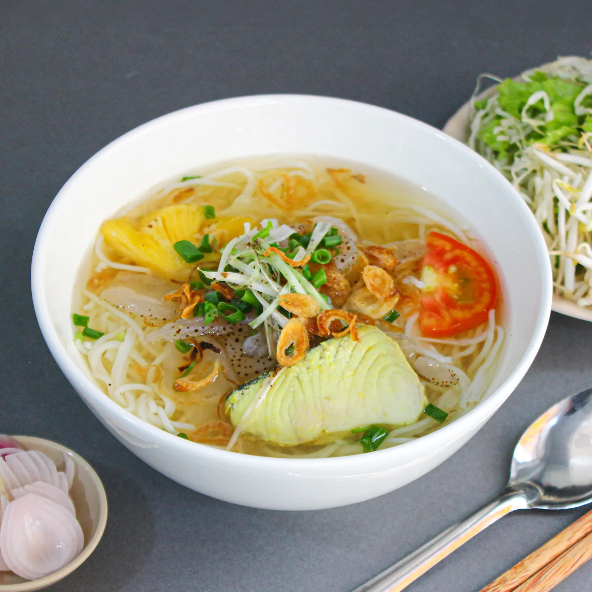 Hình ảnh Bún cá thu dằm + sứa 